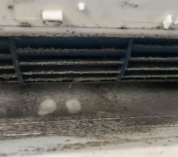 西林空调吹的风有股烧焦味是怎么回事